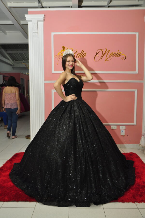Vestido de XV Black Chispita – Glamour y Elegancia para una Noche Inolvidable