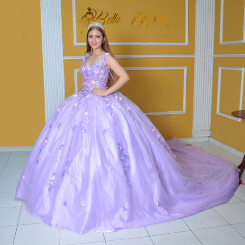 Vestido de XV Lila con espectacular cola.