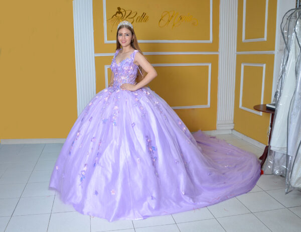 Vestido de XV Lila con espectacular cola.