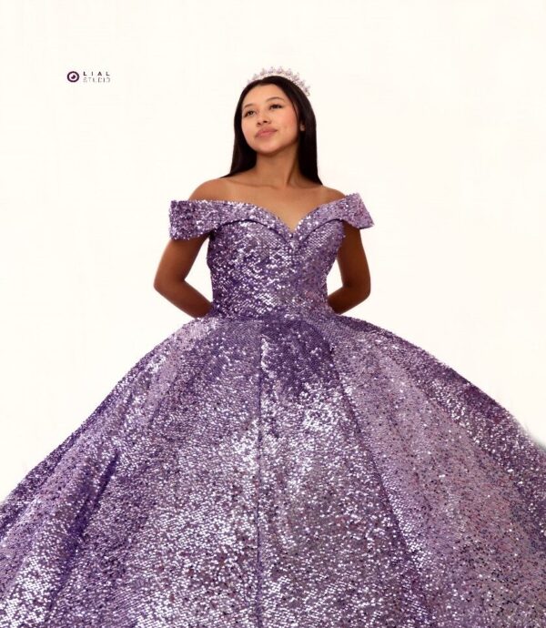 Vestido de XV Lila con Lentejuelas – Brilla como una Reina en tu Gran Noche