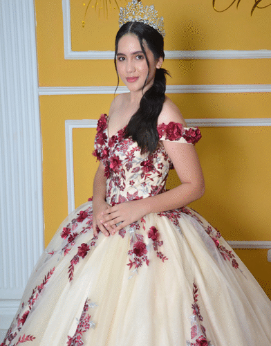 Vestido de XV Nude 3D Vinotinto con Cola de Ensueño – Estilo Princesa