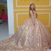 Vestido de XV Oro Rosa en Lentejuela – Elegancia que Enamora