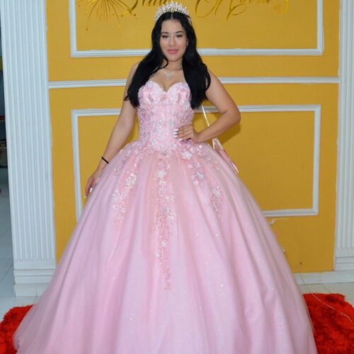 Vestido de XV Pink – Un Toque de Magia y Elegancia para tu Noche Especial