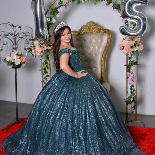 Vestido de XV Verde Esmeralda – Una Elegancia Radiante para Tu Gran Noche