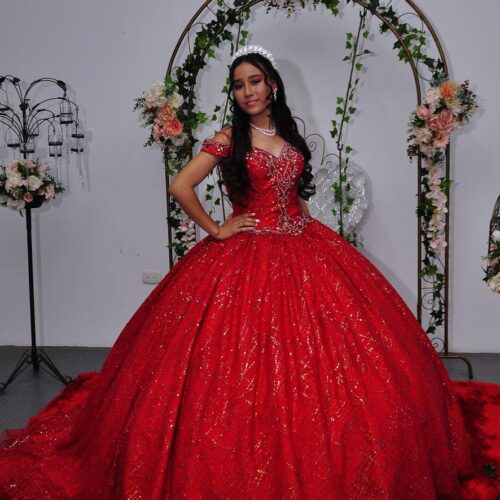 Vestido de XV Rojo– La Pasión y Elegancia de tu Gran Noche