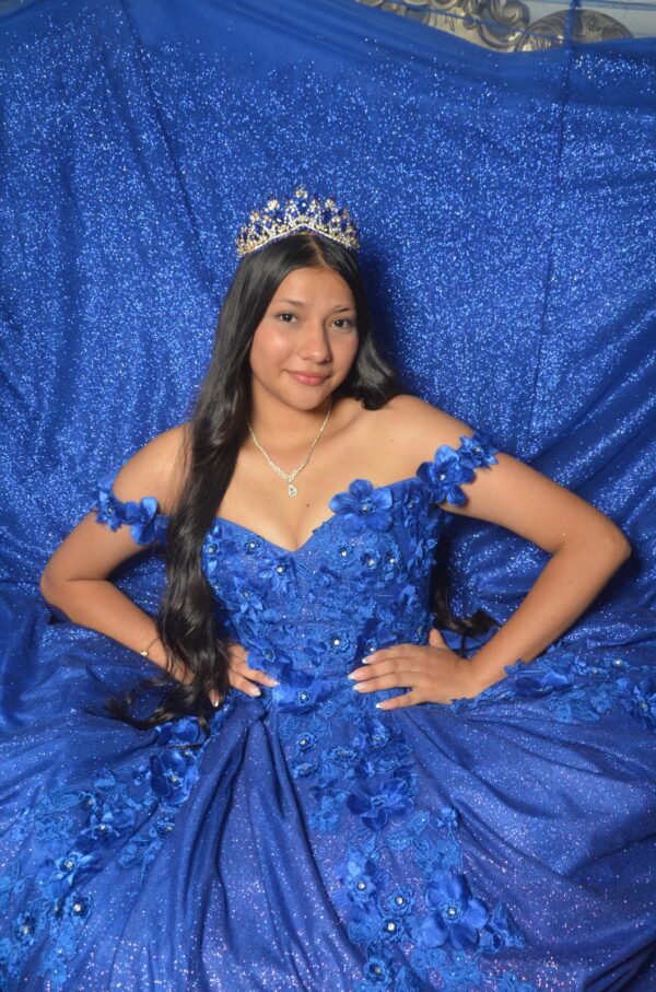 WhatsApp Image 2025-09-01 at 2.09.05 PM (4) Vestido de XV Royal Blue – Puro Glamour y Magia