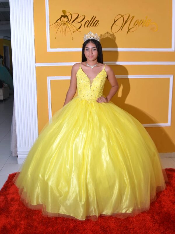 Vestido de XV Yellow  – Brilla con Alegría y Estilo