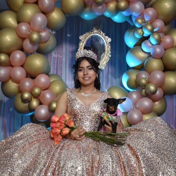 Vestido de XV Oro Rosa en Lentejuela – Elegancia que Enamora