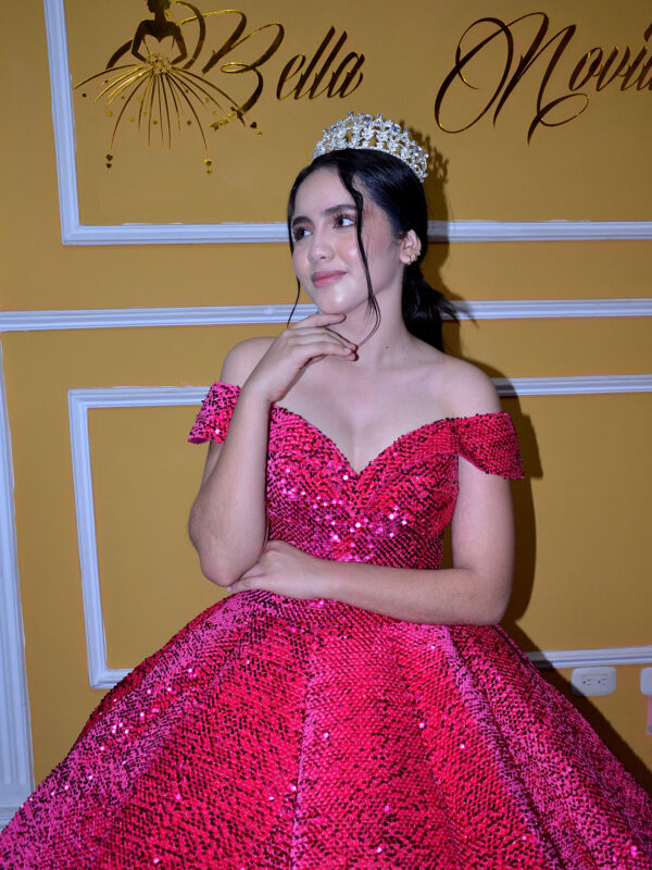 Vestido de XV Fucsia en lentejuela