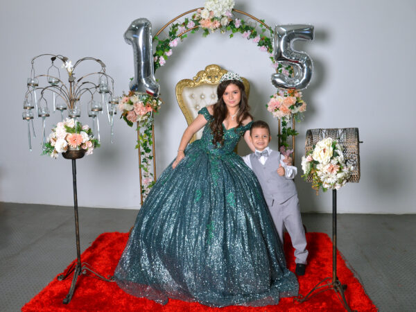Vestido de XV Verde Esmeralda colección 1 – Una Elegancia Radiante para Tu Gran Noche