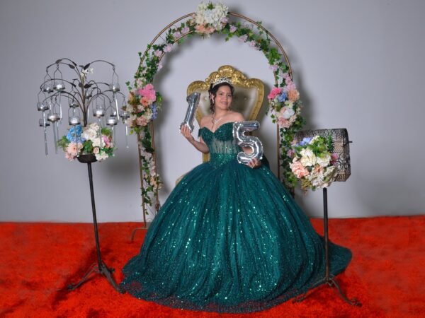 WhatsApp Image 2025-09-01 at 2.06.35 PM Vestido Verde Esmeralda colección 2
