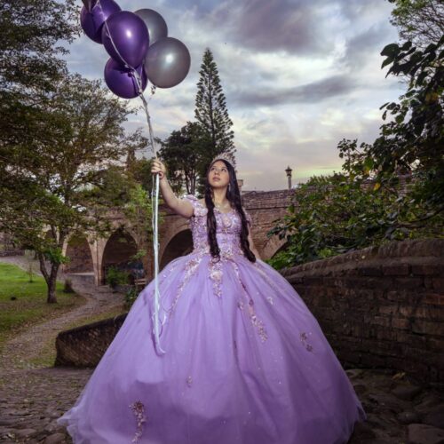 Vestido de XV Lila con capa